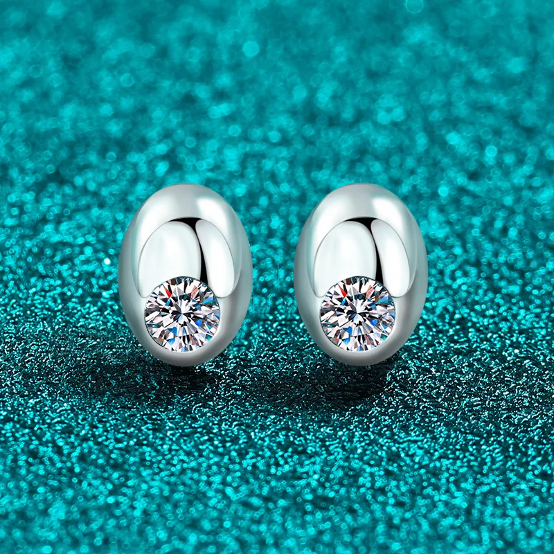 Elegant PT950 Platinum Fashionable 0.4-carat Moissanite Stud Earrings, Sparkling Little Bean Finely Inlaid with Diamonds