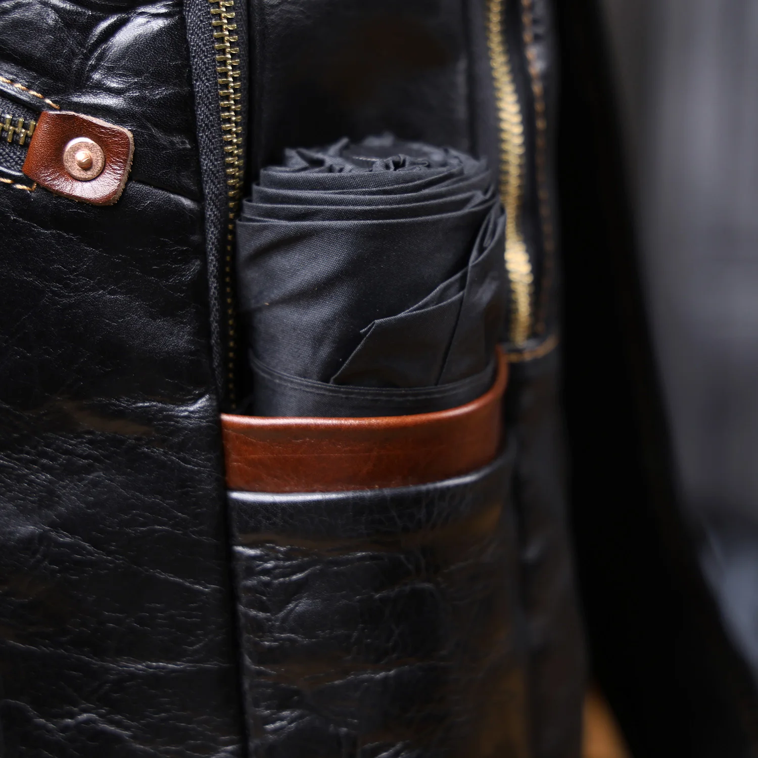 S.WORKER Herren-Rucksack aus echtem Leder, hochwertiges Rindsleder, lässige Schultaschen, 15"-Laptop-Taschen, Reise-Tagesrucksack, Geschenk für Männer – Detail 13