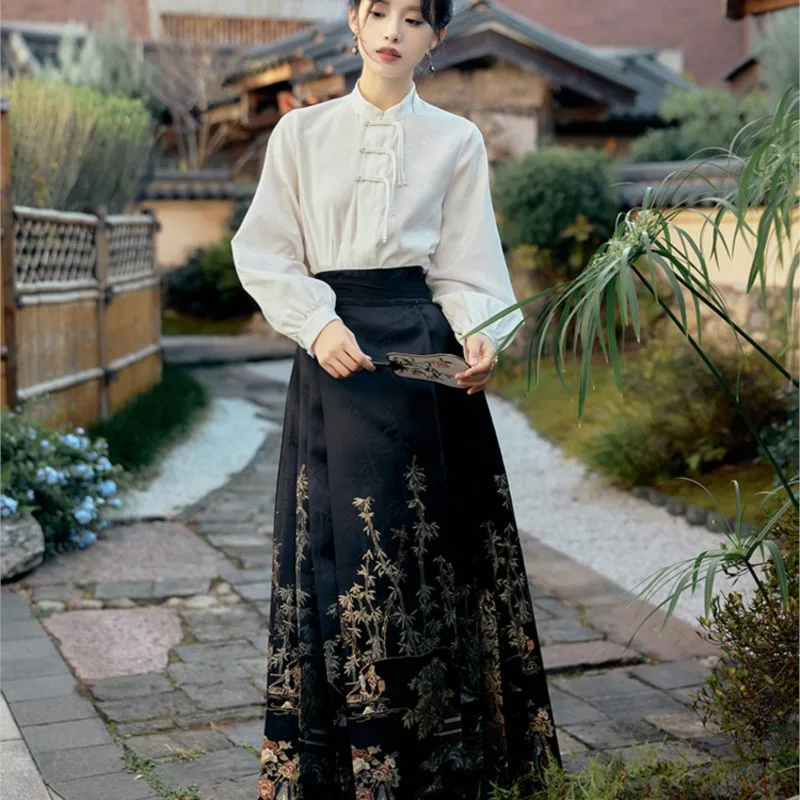 

Hanfu Daily Black Yarn-Dyed Gold Rock Color Skirt for Women