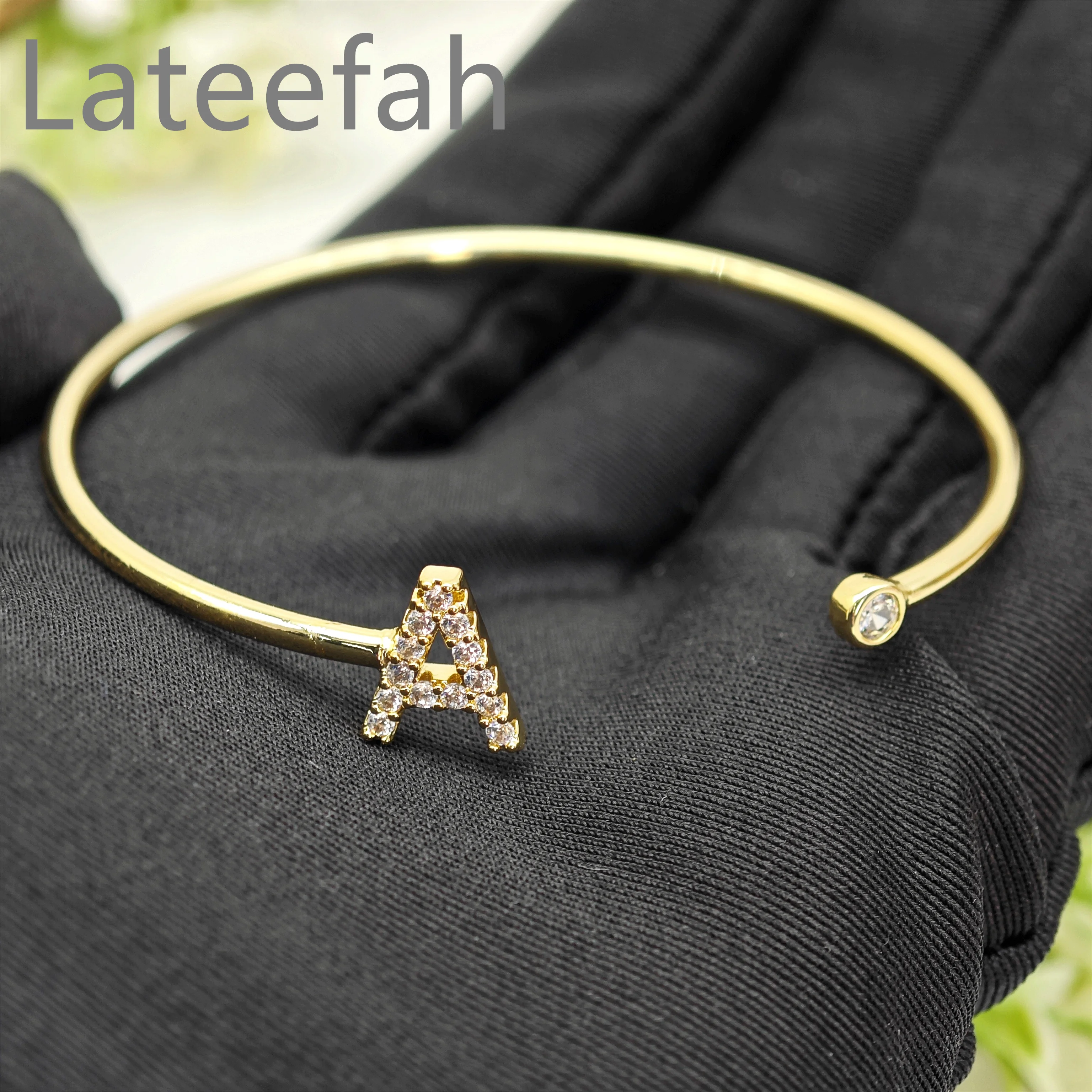 Lateefah Crystal White Custom Initials Single-sided White Diamond Opening Bracelet