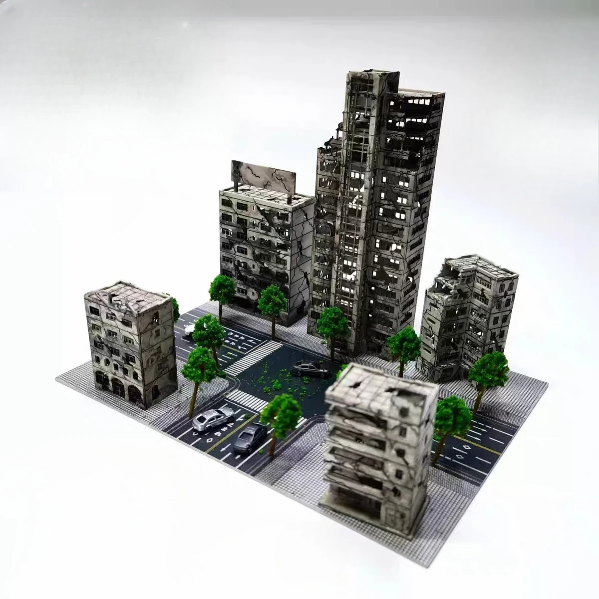 Diorama 1:300 Battle Damage City Skyscrapers Model Railway Building Sand Table Accessories City Scene Garage Display Building
