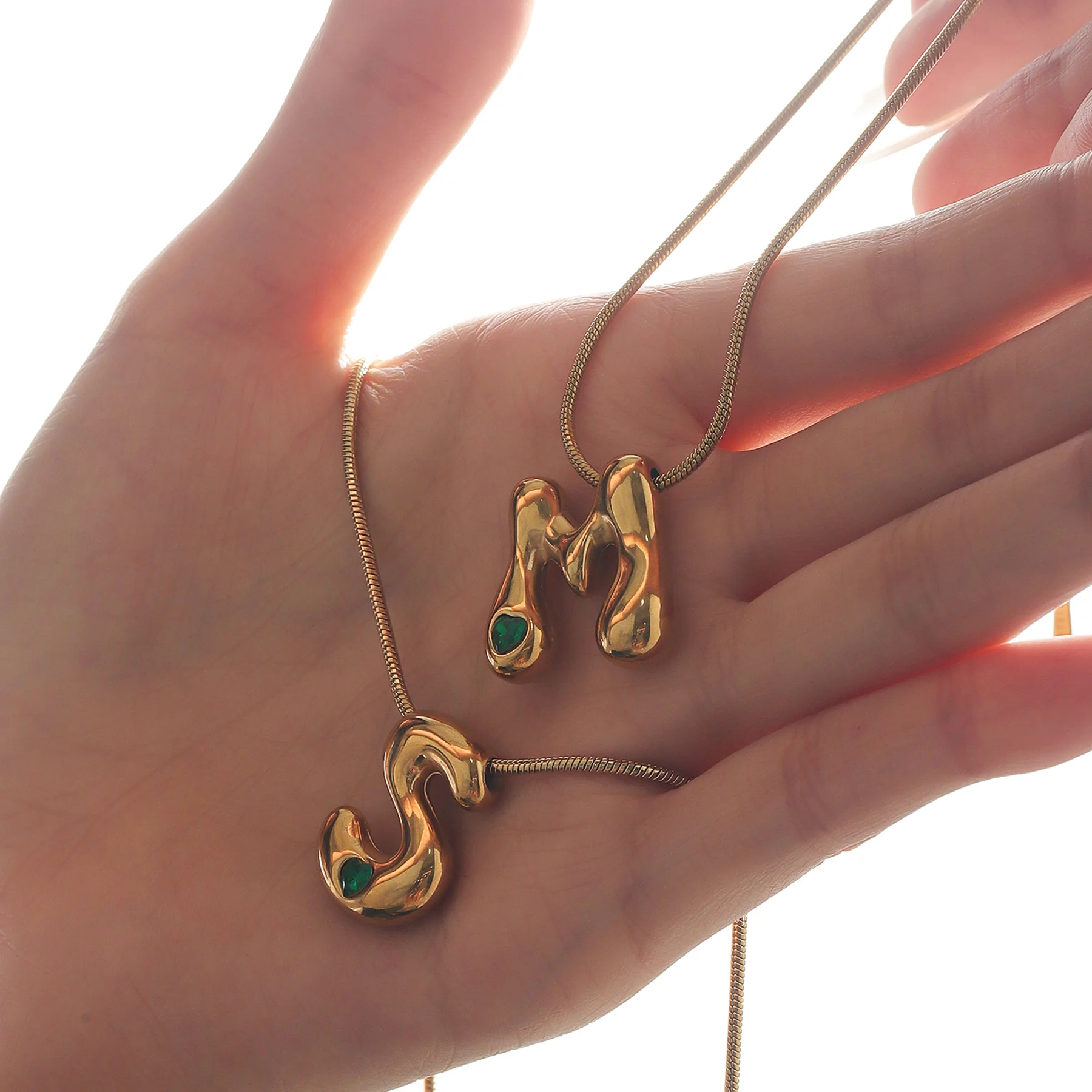 Personalisierte Initialen-Halskette mit Bubble-Alphabet aus Edelstahl, Geburtsstein-Anhänger, Zarte Schlangenkette, Geburtstagsgeschenk für Frauen – Detail 3