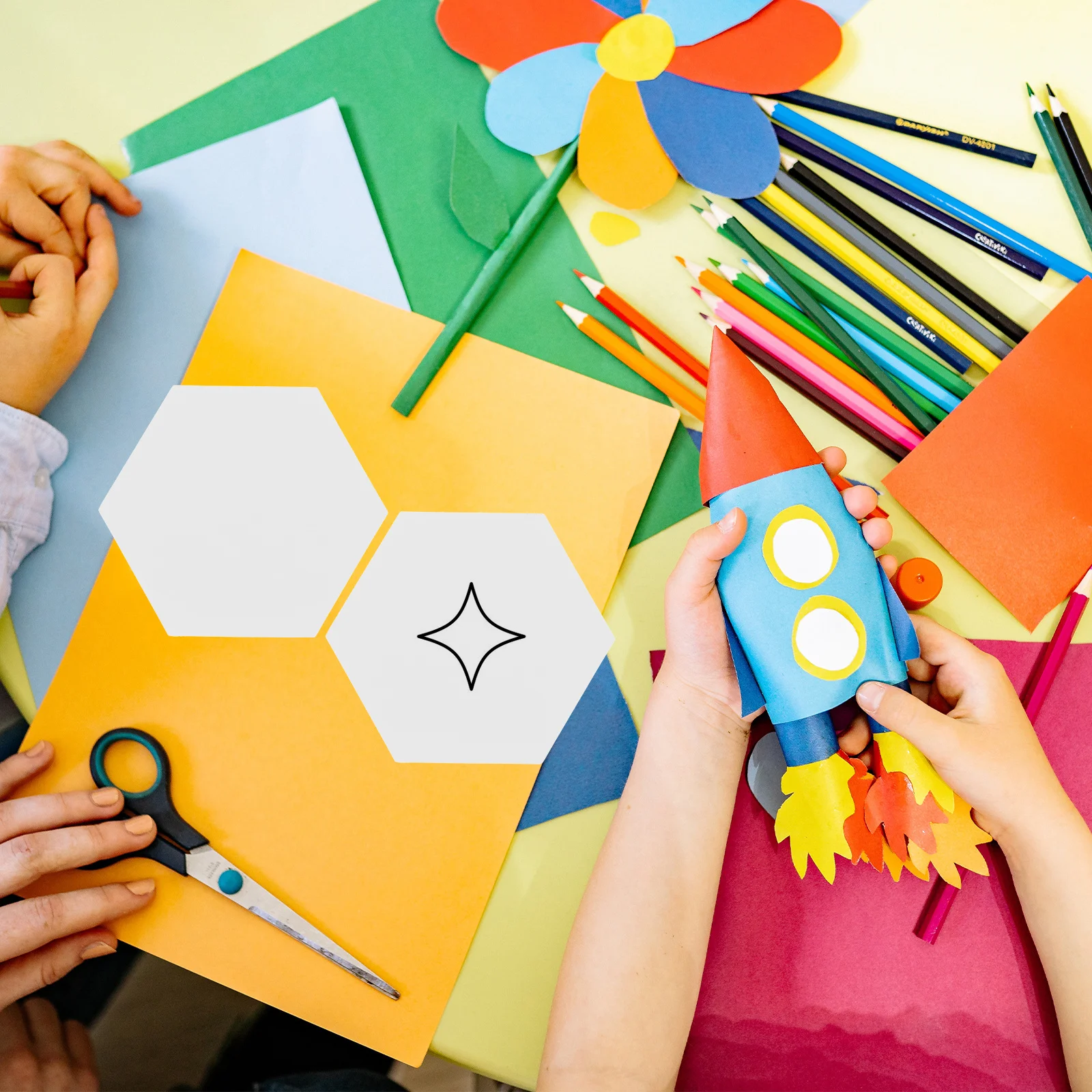 

60 Sheets Hexagonal Patchwork Paper Drawing Painting Tool for DIY Crafts Quilting Templates Sewing Craft Supplies