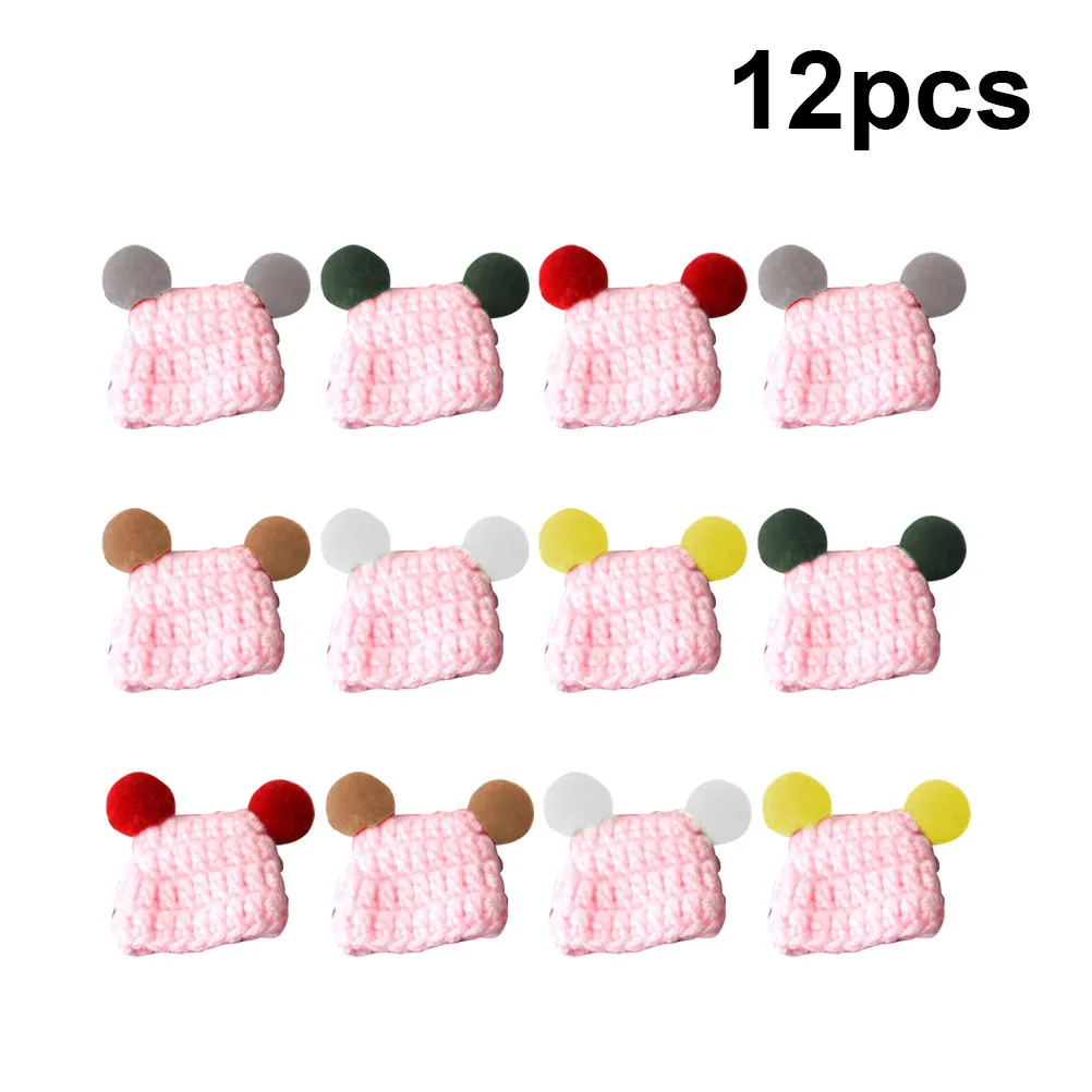 12 piezas de mini sombreros de punto decorativos, suministros esenciales para manualidades hechas a mano para niños y niñas, mini sombreros de ganchillo de colores variados.
