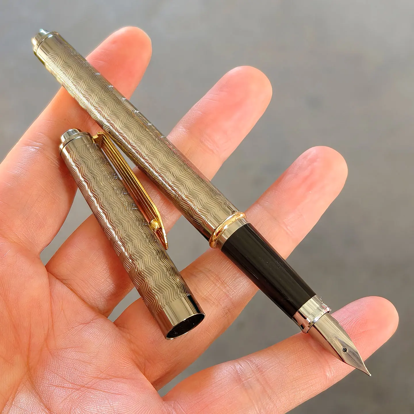 YONG SHENG 550 Old Stock Fountain Pen Metal Body Smooth Writing Ideal for Calligraphy Practice And Office Stationery Adult