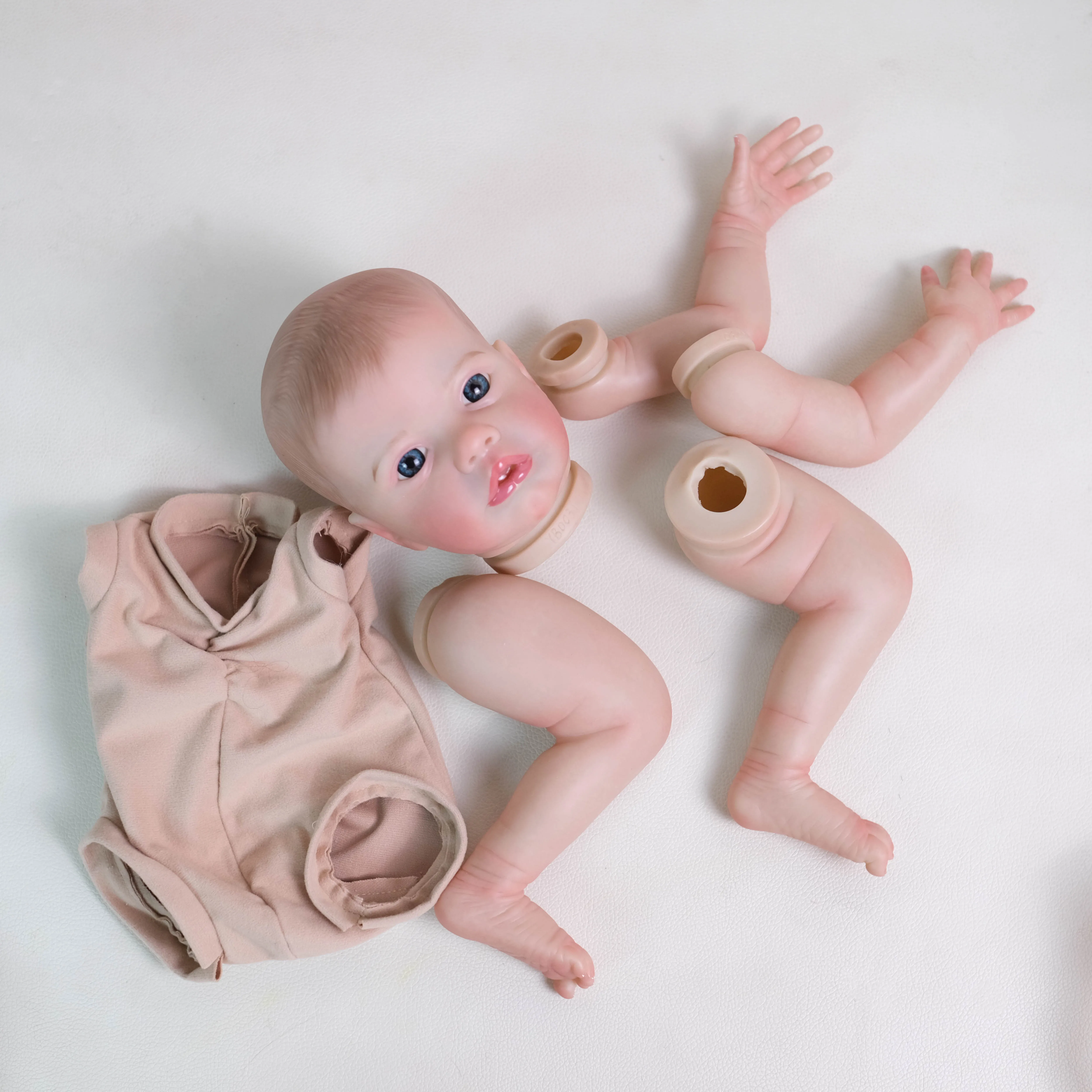 NPK Kit bambola rinata fai-da-te da 19 pollici Primrose Awake non verniciato con corpo in tessuto per hobby da collezione