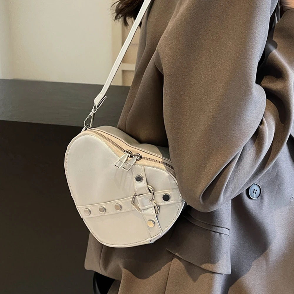 Popular New Peach Heart Shoulder Bag, Fashionable Internet Celebrity Love Cross Bag, Trendy Western Solid Color Bag for Women