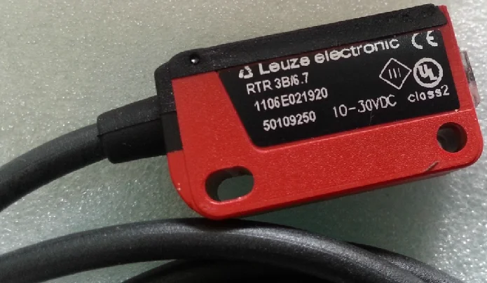 

New original LEUZE Diffuse Photosensor induction switch electric Eye RTR 3B/6.7