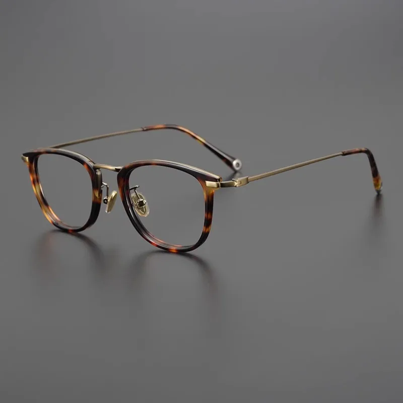 

Japanese Handcrafted Square Frame Myopia Glasses Men Women Tortoiseshell Color Pads Designer Flat Light Color-changing Glasses