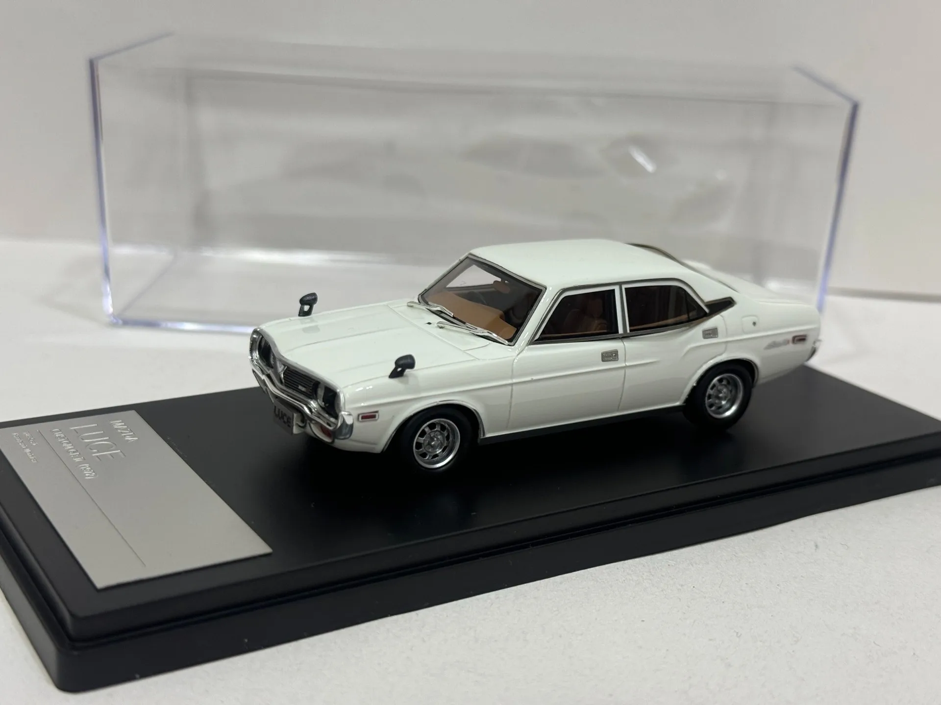 Broken Window Diecast Hi Story 1/43 Scale Mazida Luce Resin Car Model Collectible Toy Gift Souvenir Display Ornament