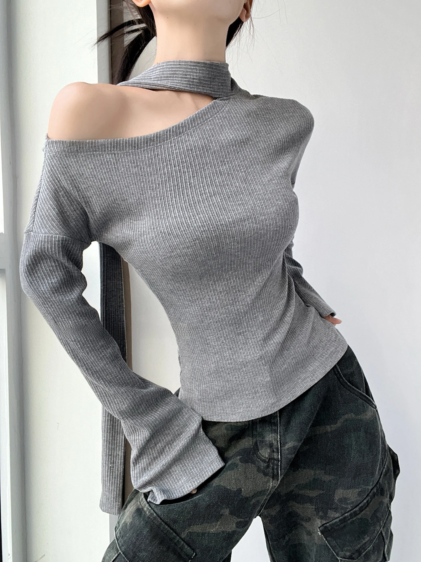 MianCun American Style Long Sleeve Hollow out Bell Sleeve T-Shirt Women's Slim Fit round Neck Side Shoulder Design Tee