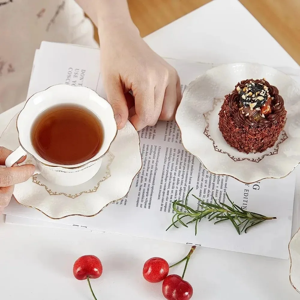 Gold Trim Teacups and Saucers Tea Set White Luxury Embossed Printed Coffee Mug With Metal Stand Coffeeware Teaware Tools Kitchen