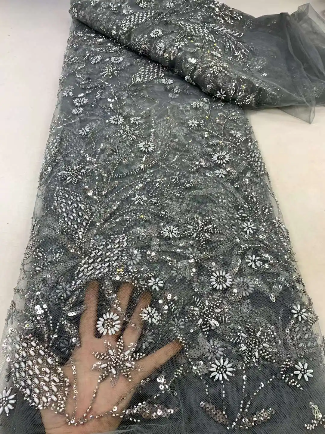 

2024 Luxury French Mesh Embroidery Beaded Lace Fabric African Nigerian Sequins Lace Fabric For Wedding Dress Sewing Material ZX