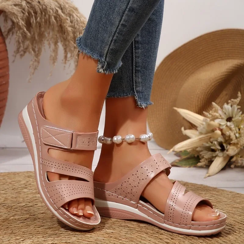 2024 sepatu diskon besar untuk wanita sandal dasar wanita modis ujung terbuka sandal kasual musim panas ukuran besar sandal Wedge