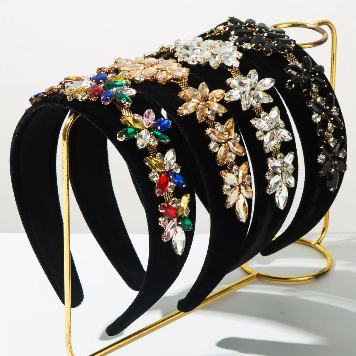 

Zhang Yuqi's same Korean flannel retro diamond-encrusted headband women's fashion baroque flower light luxury elegant hair acces