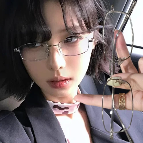 Gafas Y2K Harajuku con montura cuadrada pequeña para mujer, anteojos Retro de Metal, gafas de lectura transparentes, gafas con bloqueo de luz azul