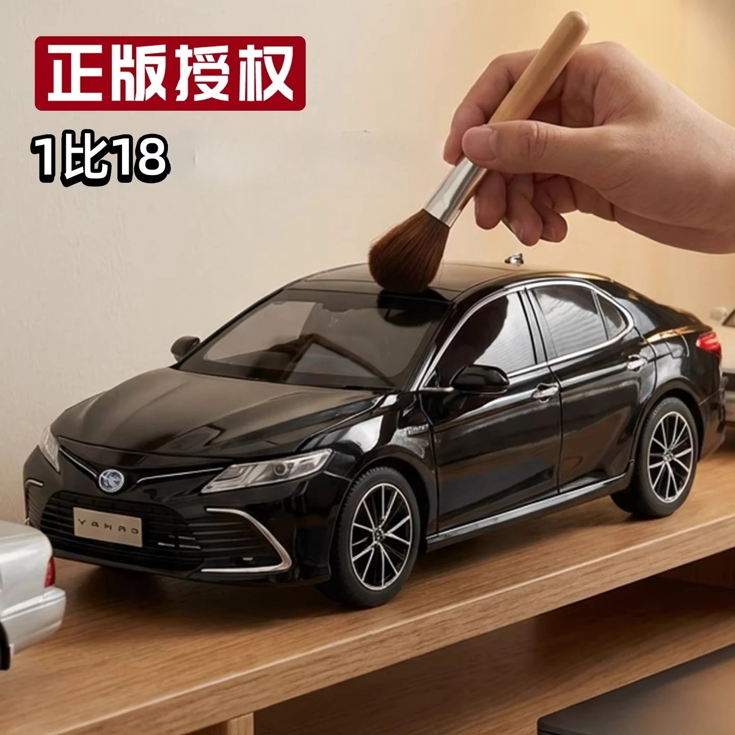 

1:18 Camry 2023 Alloy Car Model Diecast Metal Toy Vehicles Car Model Simulation Sound and Light Collection Childrens Toys Gift