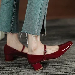 Nuove scarpe da donna rosse nere Mary Janes scarpe eleganti con tacco basso in pelle di alta qualità scarpe da donna con cinturino con fibbia poco profonda a punta quadrata