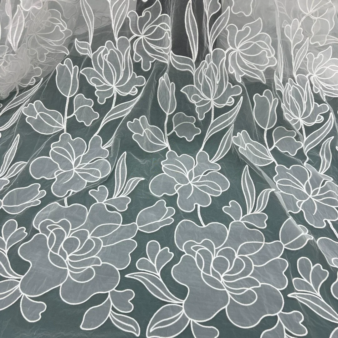 1 Yard lasergeschnittener Spitzenstoff mit Blumenstickerei in Off-White, Brautkleidstoff – Detail 1