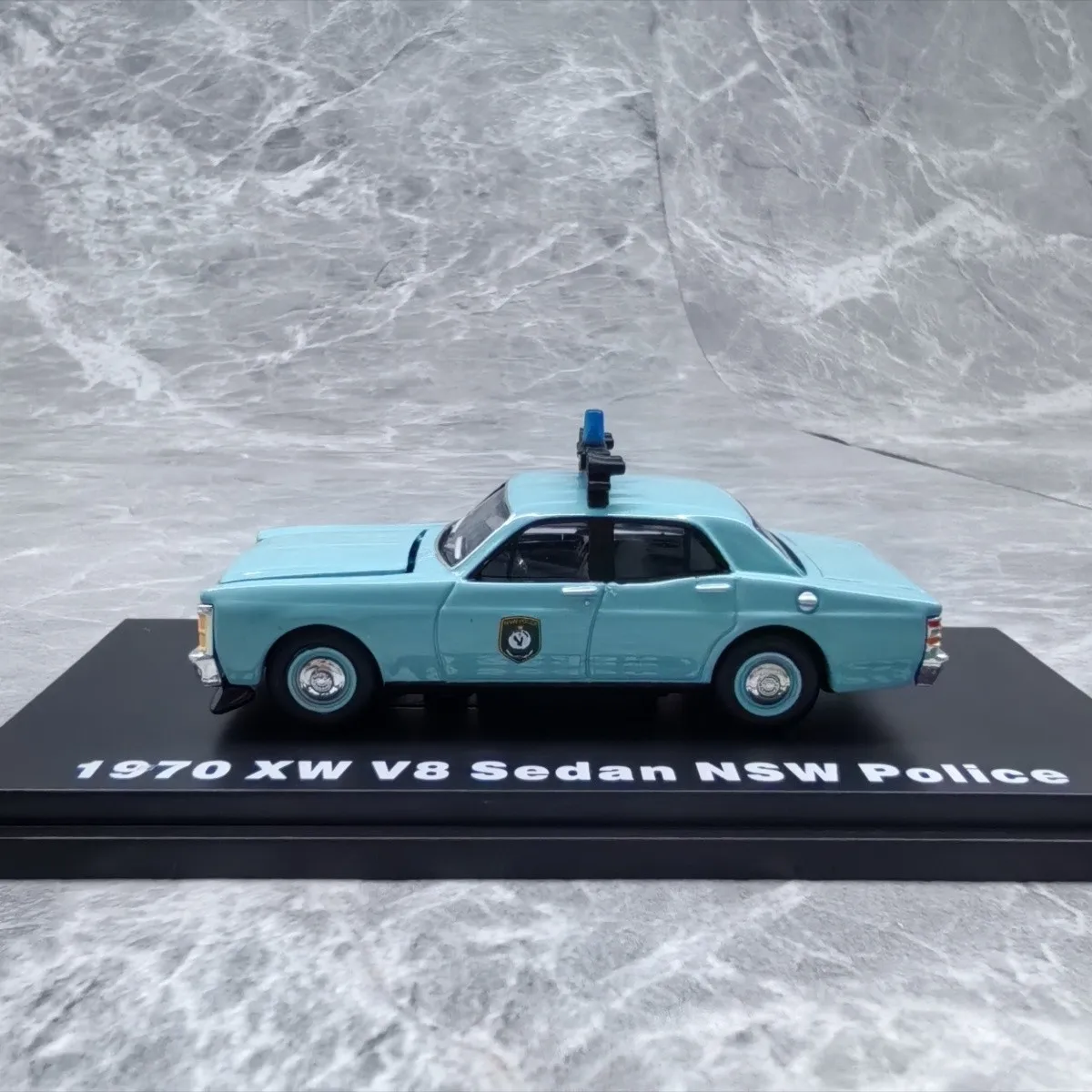 1:64 Ford Xw Australian Police Car Diecast Model Transparent Box Packaging Openable Hood