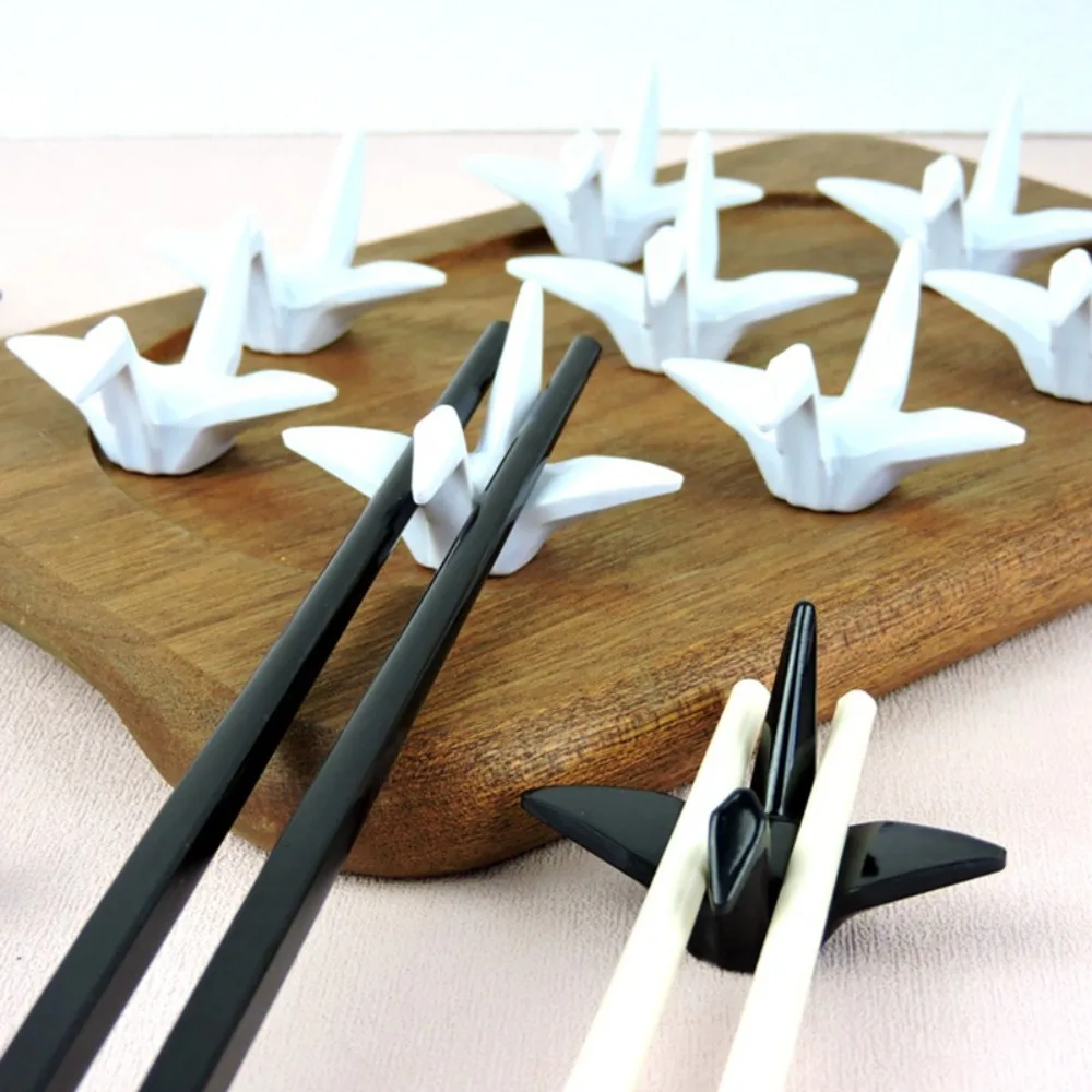 1Pcs Resin Paper Crane Chopstick Holder Origami Ceramic Chopsticks Rack Spoon Fork Chopstick Pillow Dinner Table Decoration