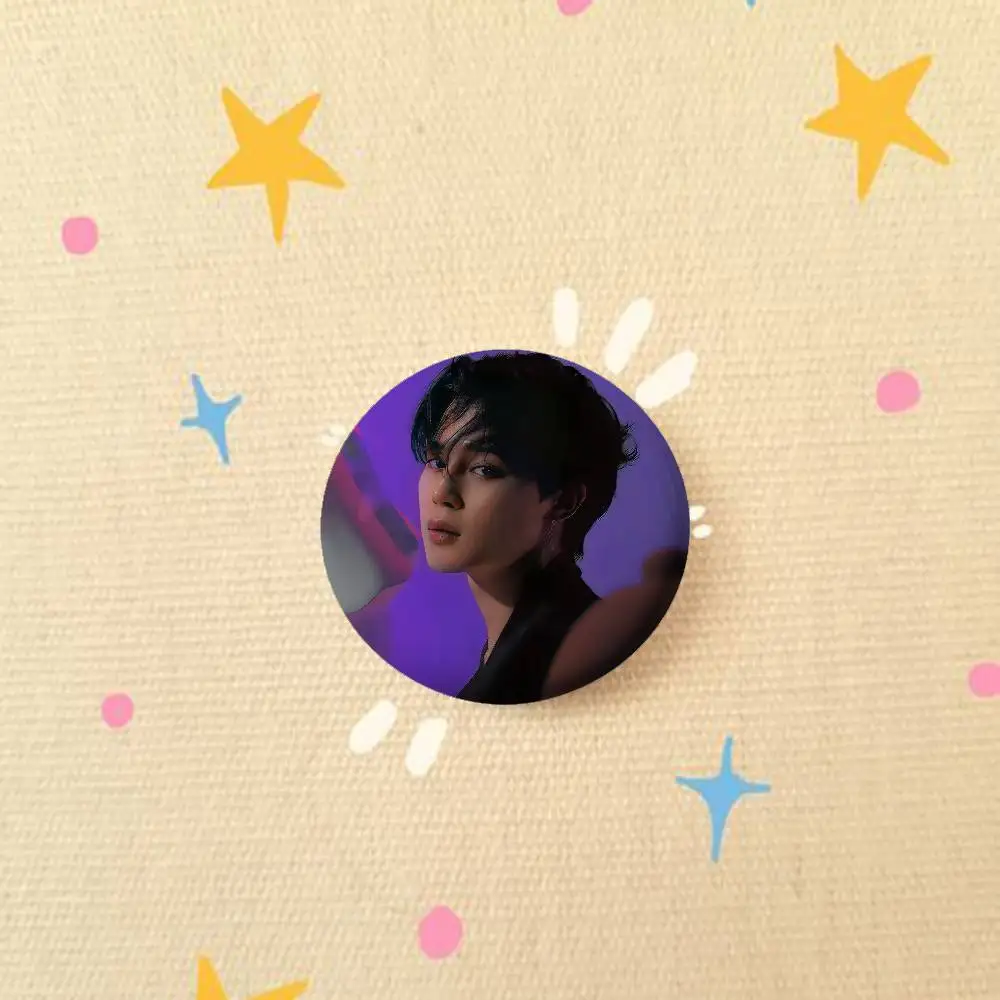 الكورية المشاهير P-Park J-JiMin شارات صفيح لينة زر دبوس بروش شارة معدنية مخصصة مجوهرات اكسسوارات قبعة حقيبة التلبيب