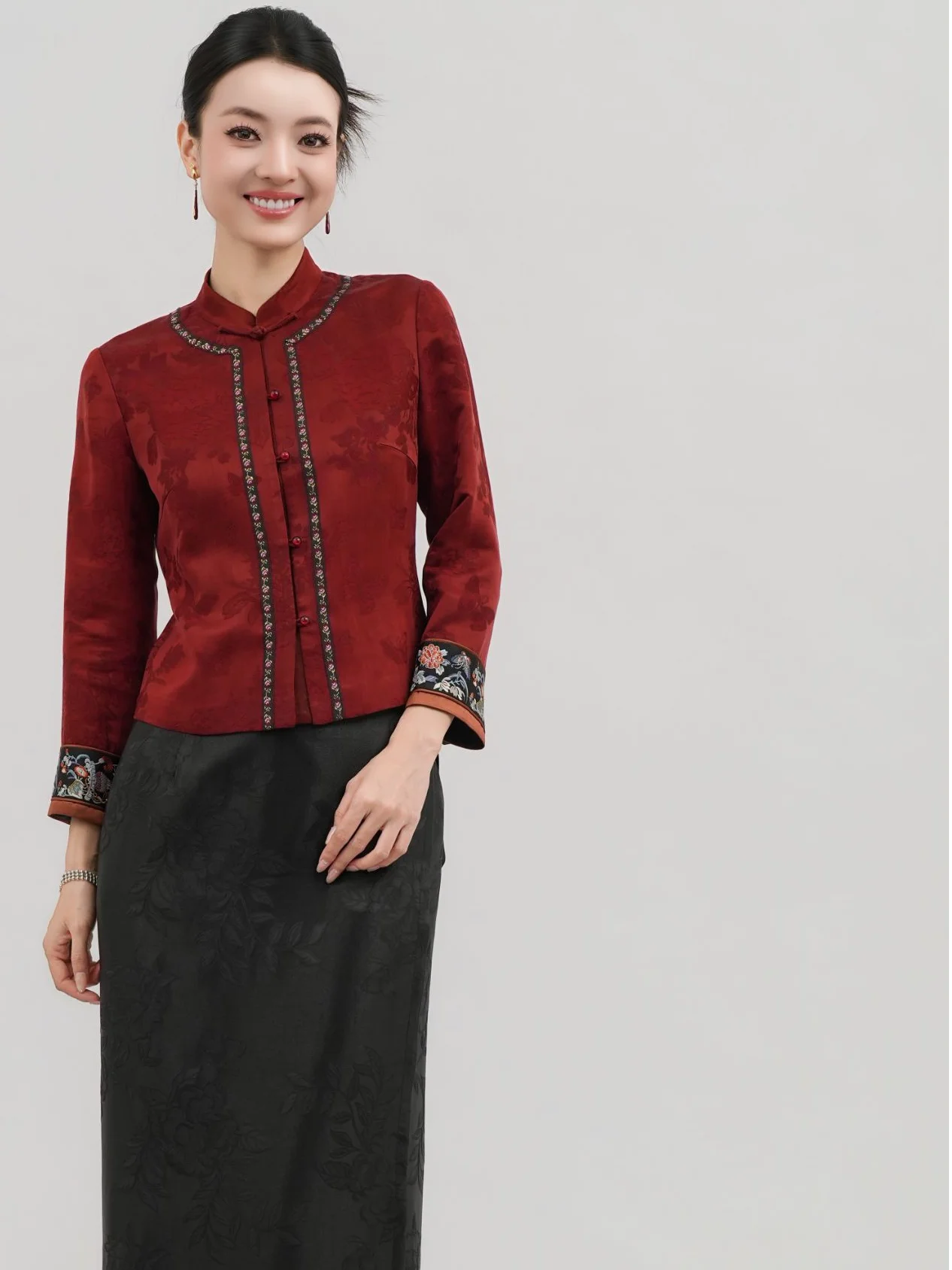 

Шелковый топ Ele Long Sve от Yu Fly для весеннего празднования Нового года, приталенный китайский топ с воротником-стойкой