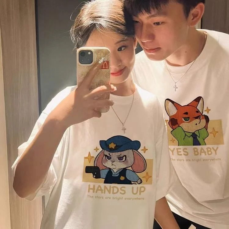 Футболка Un Couple De Crazy Animal City Porte Un Nouveau En Coton Imprimé À Manches Courtes Judinick 2025л.