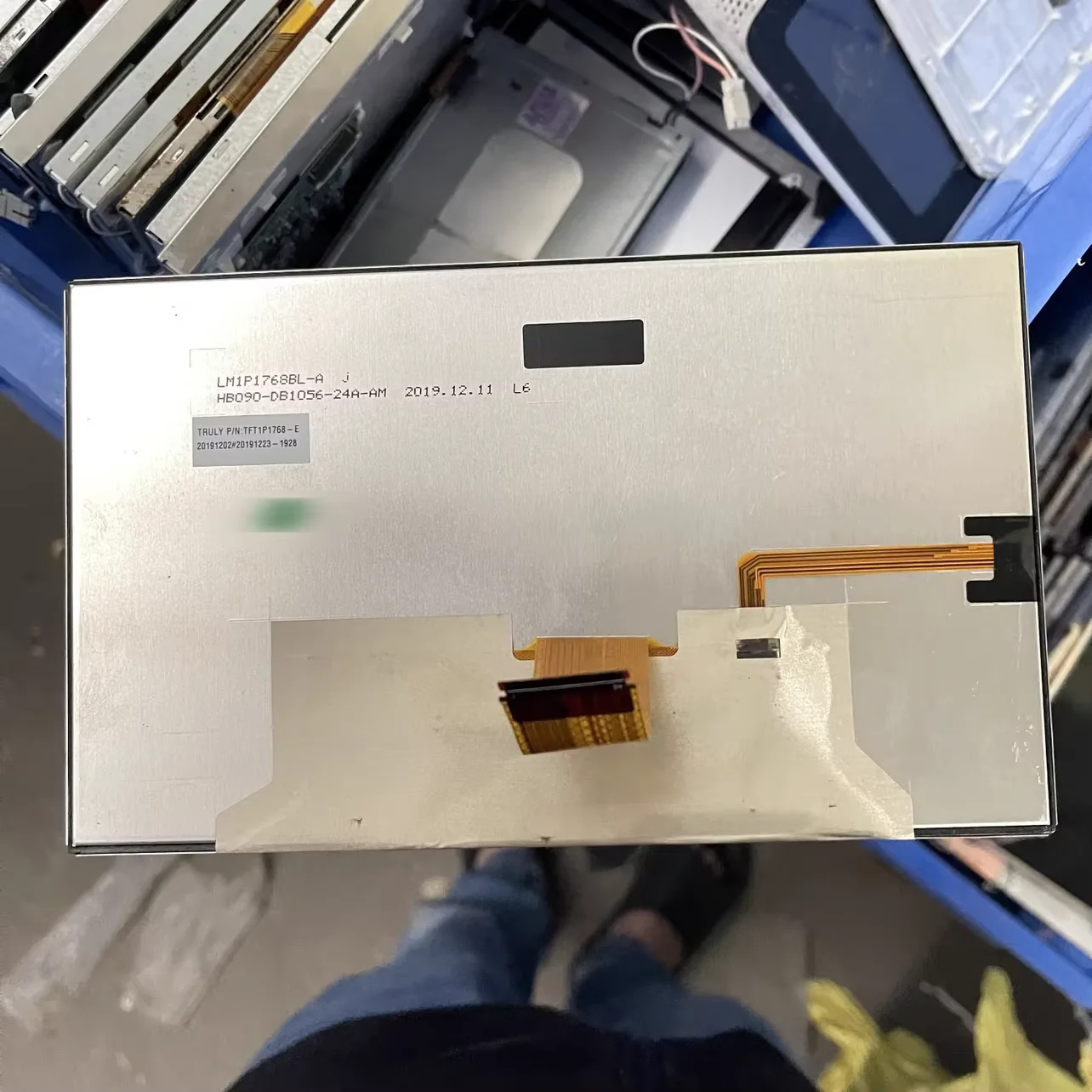 

LM1P1768BL-A Car LCD Screen