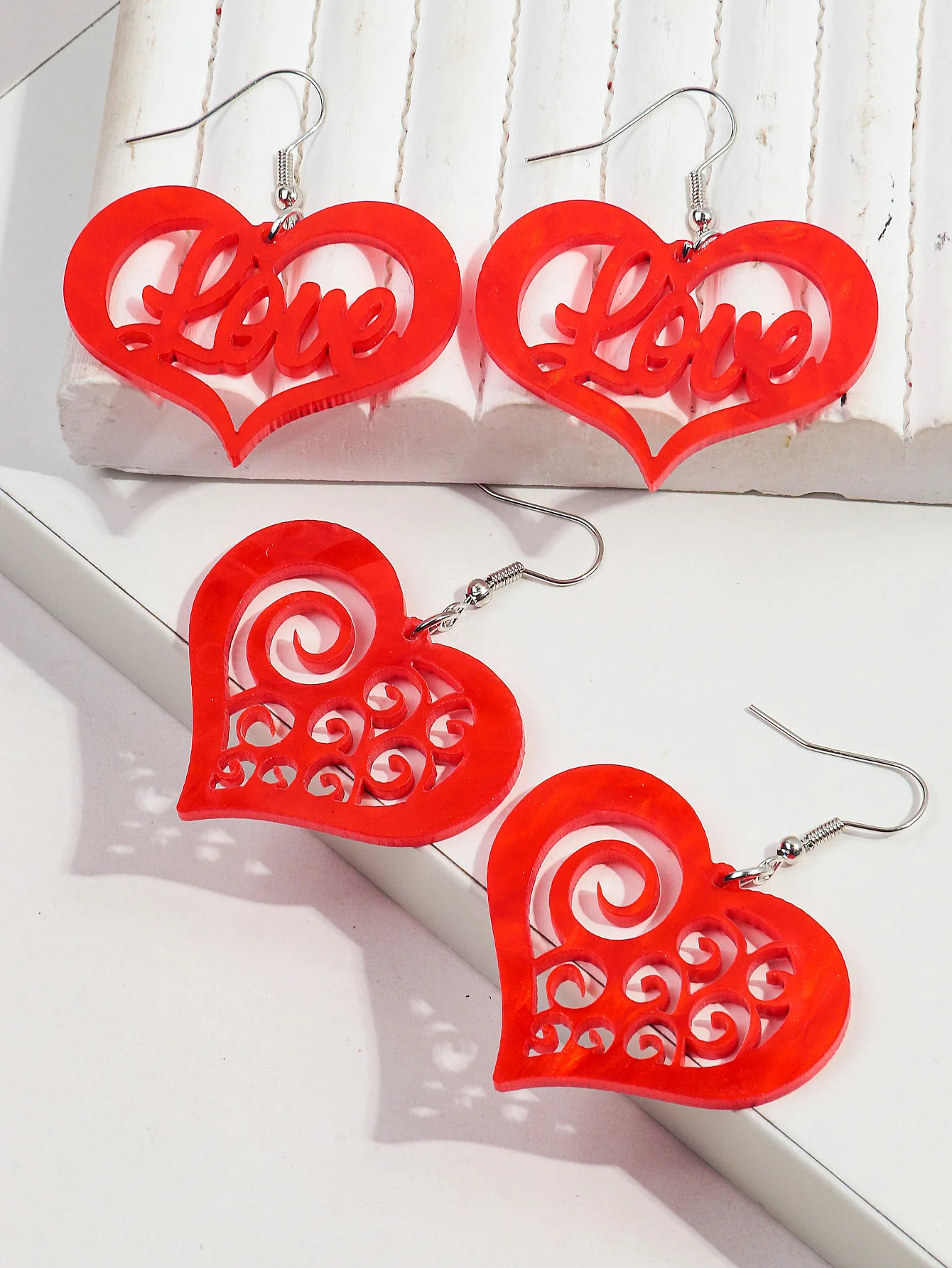 Valentine Fashion Red Heart Shape Hollow Acrylic Drop Earrings Sweet Love Heart Pendant Earring Women Jewelry Gifts