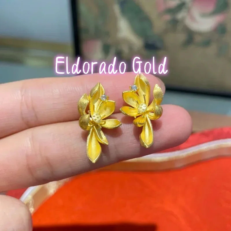 

Серьги Eldorado Gold 2025 из золота 750 пробы (18 карат) в ретро-стиле с матовой отделкой и изображением лотоса для женщин, придающие образу роскошь и выразительность.