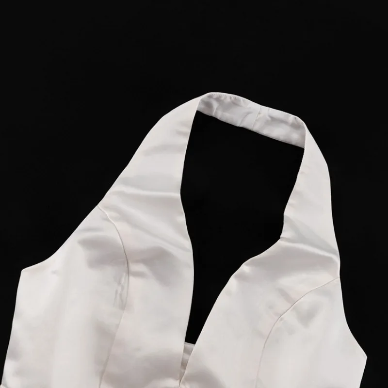 Damen Y2K Halter Zweiteiler Set mit tiefem V-Ausschnitt, ärmelloser rückenfreier Top und hochtailliertem Minirock, Streetwear-Kombination für Damen. – Detail 5