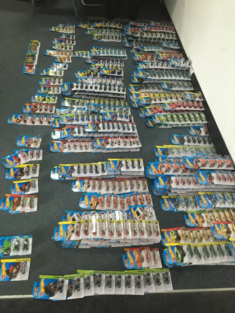 5pcs-72pcs Original Diecast Hot Wheels Model Cars 1:43 Diecasts & Toy Vehicles Cars Hotwheels Toys for Children Boys Kids Gift