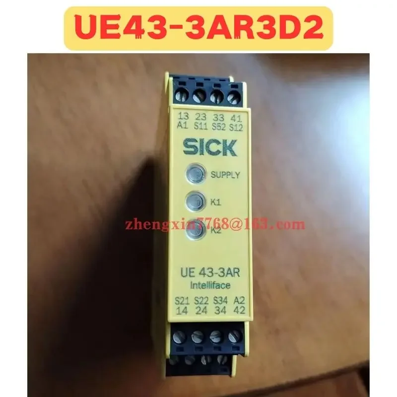 

Used Safety Relay UE43-3AR3D2 UE43 3AR3D2 6034568 Normal Function Tested OK