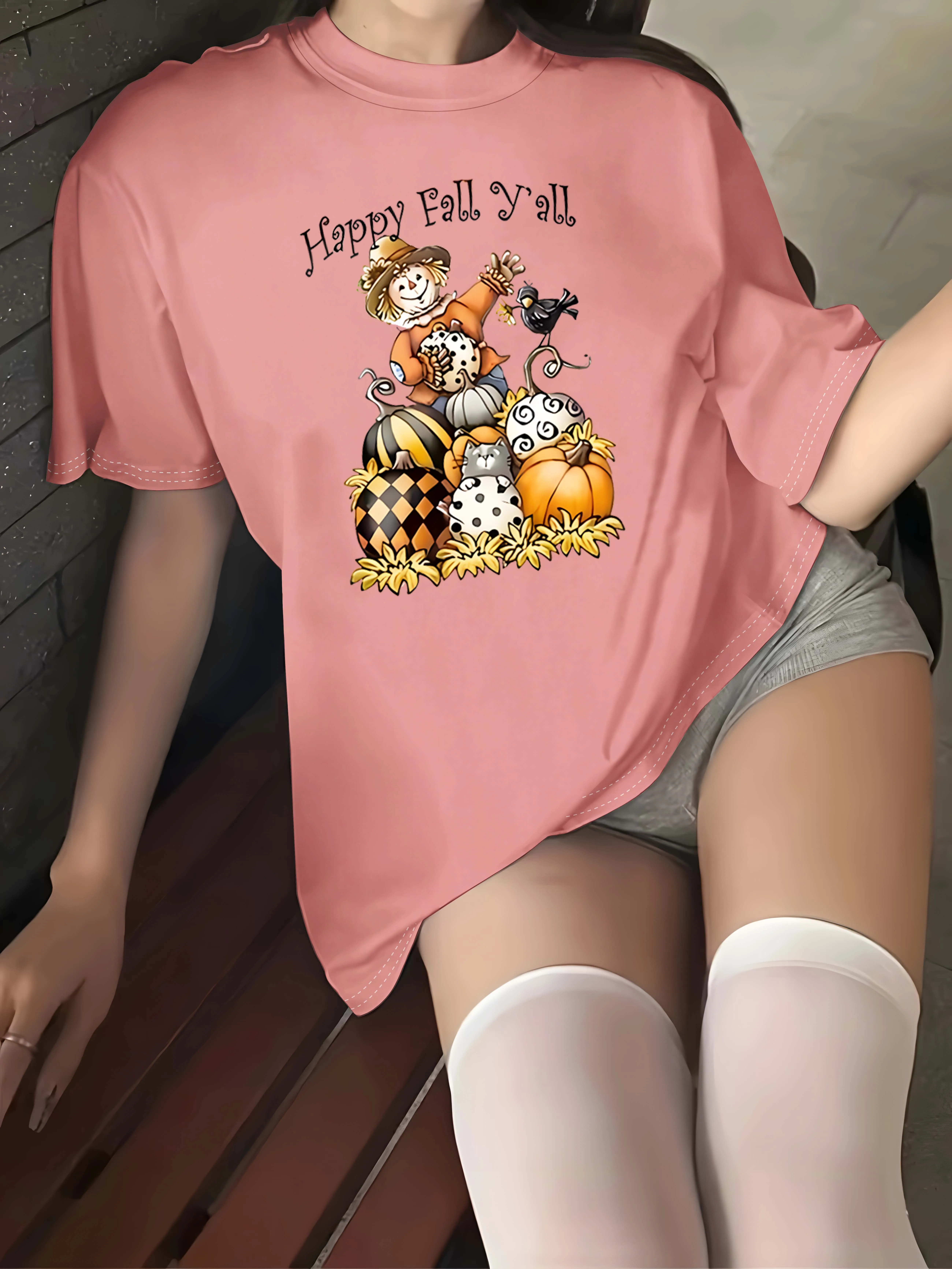 เสื้อผ้ามีสไตล์ขนาดบวกพร้อมฟักทองหุ่นไล่กาในฤดูใบไม้ร่วงและลวดลายสัตว์