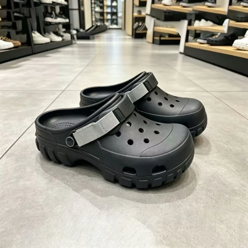 2026 New Men's Hole-in-One Slippers Anti-Slip Breathable Sandals Lightweight Versatile Beach Casual Shoes view 4