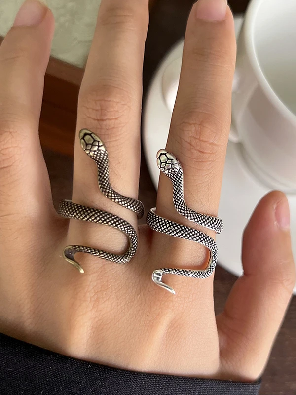 Exaggerated Snake R…