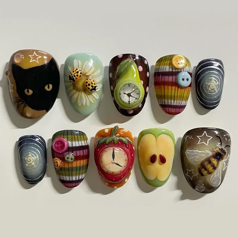 

24Pcs Short Round Head Press on Fake Nails with Insect Flower Button Design Full Cover Nail Tip Art Reusable Finished False Nail