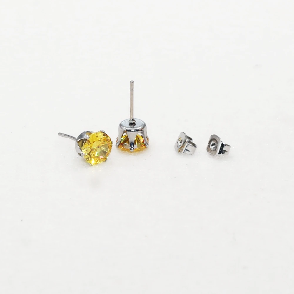 Hypoallergene Minimalistische Ohrstecker aus Edelstahl mit Mehrfarbigem AAA-Zirkon als Geschenk – Detail 3