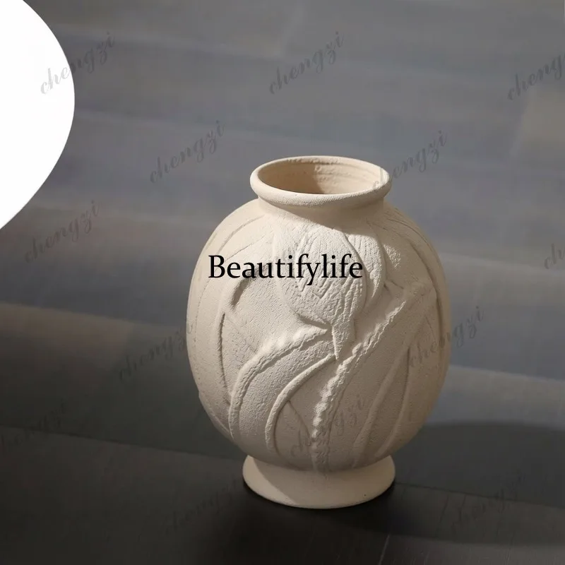Embossed wabi-sabi wind medieval coarse pottery vase, hotel homestay flower arrangement Zen soft decoration