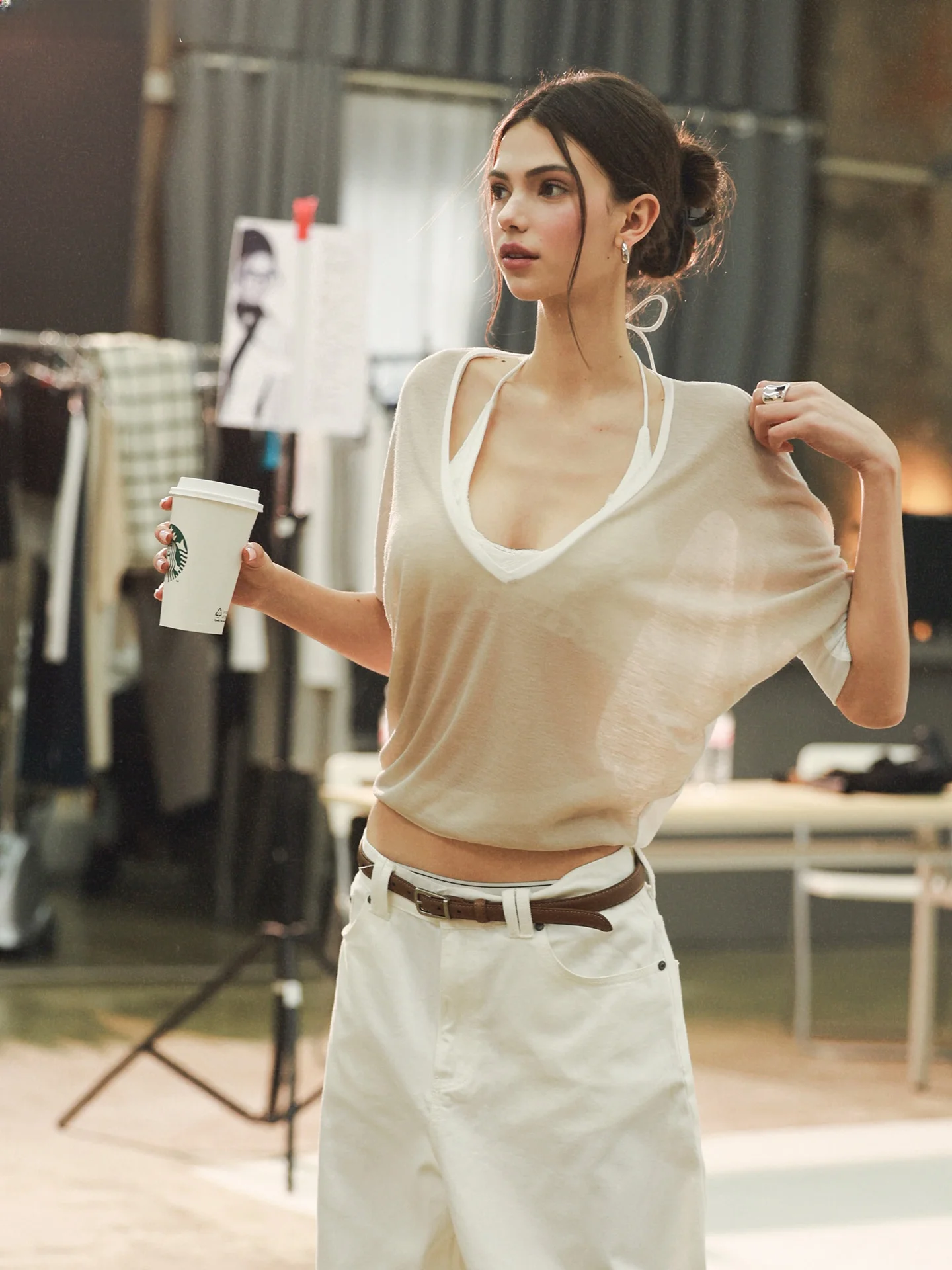 

Женская летняя футболка-топ Bulletnini свободного кроя с V-образным вырезом, легкая, прозрачная, с рукавами «летучая мышь», вязаная, дышащая