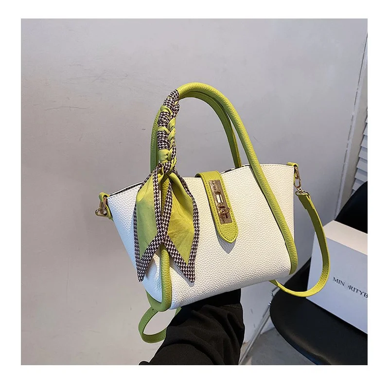 

Stylish Simple Messenger Purse With Large Capacity And Solid Color Design For Business Women Commuter Bag