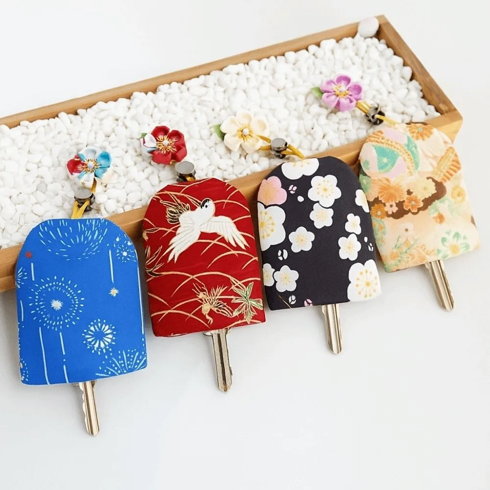 

Japanese Style Pull Out Key Case Pull Rope Mechanism Portable Fabric Key Holder Keyring Storage Arch Kitty Keychain Bag