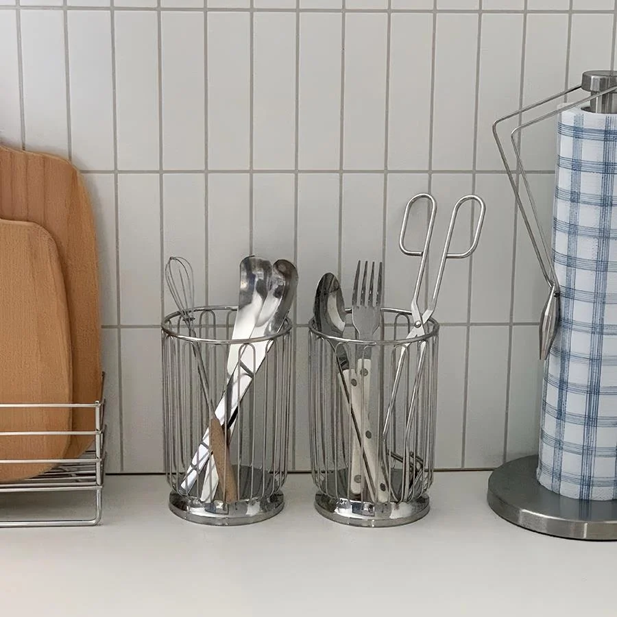 

Cylindrical Storage Tube 304 Stainless Steel Cosmetic Brush Stationery Toothbrush Tableware Drainage Basket Organizer