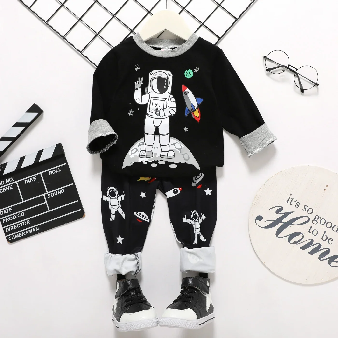 PatPat 2-piece Toddler Boy /Girl Space Rocket Astronaut Planet Print Pullover and Pants Set Soft and Comfortable