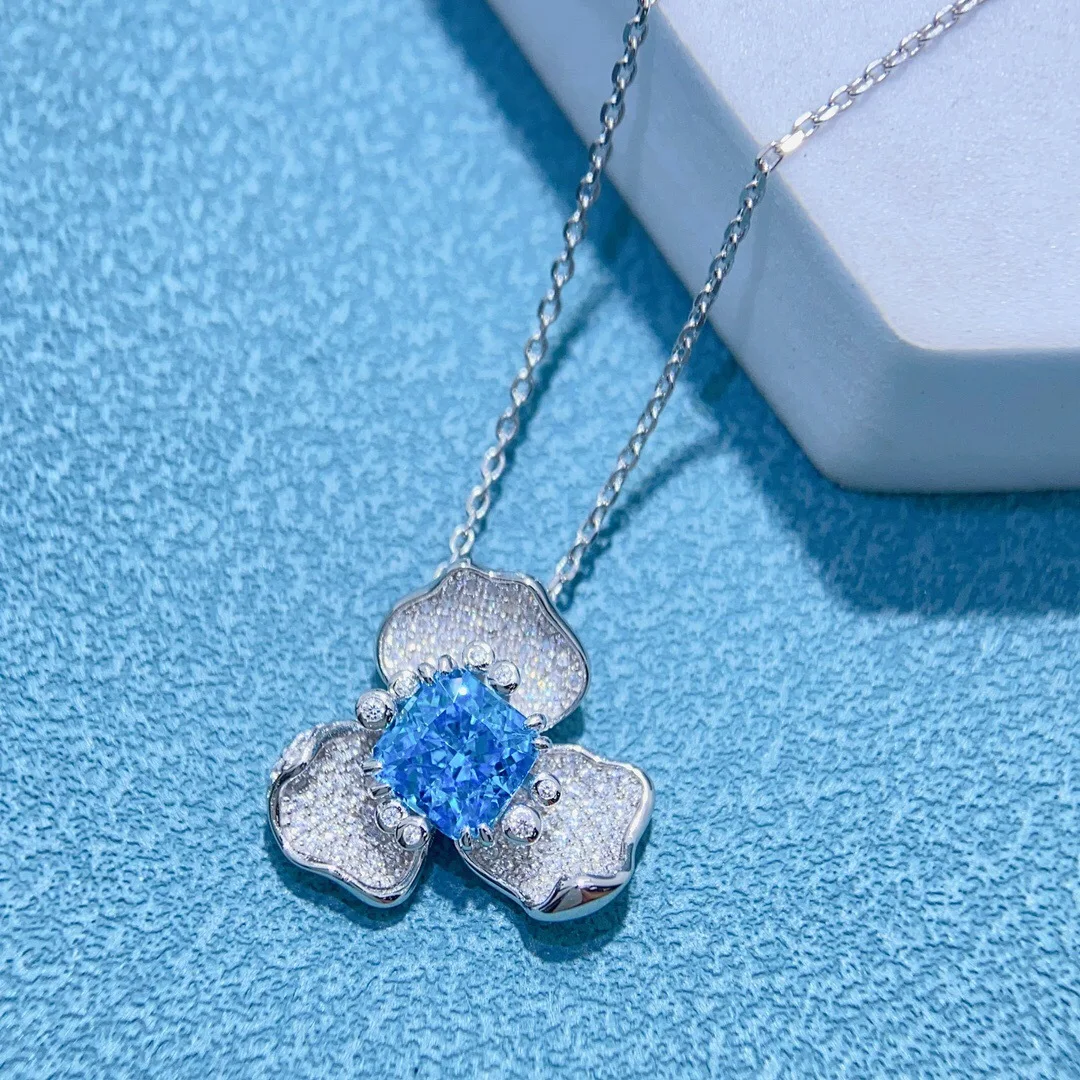 

PT950 necklace platinum 2 carat pendant aquamarine female light luxury flower clavicle chain jewelry platinum wholesale