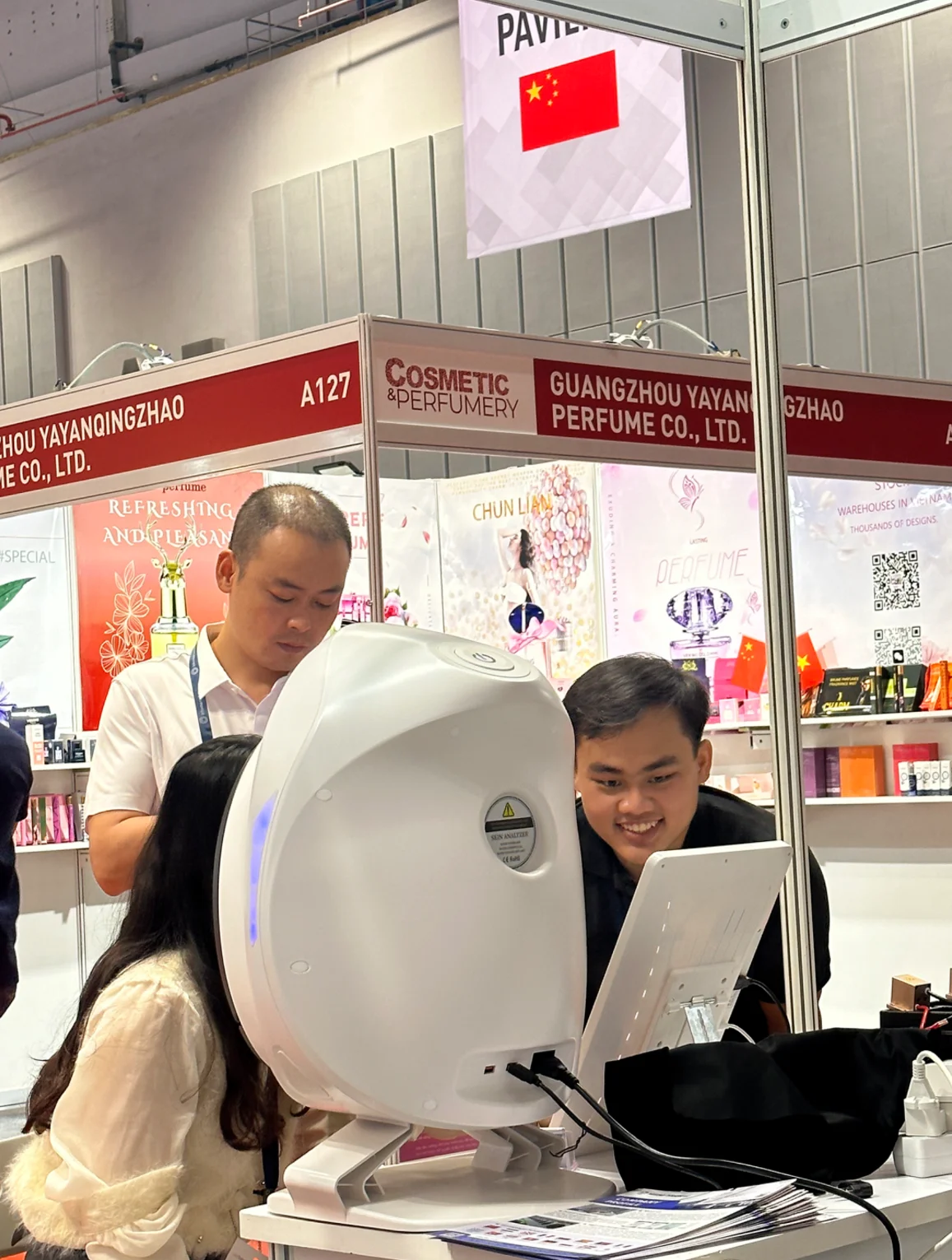 AISIA Q1 3D AI 顔の皮膚アナライザー検出皮膚問題診断 8 スペクトルプロフェッショナル分析美容サロン機器 CE