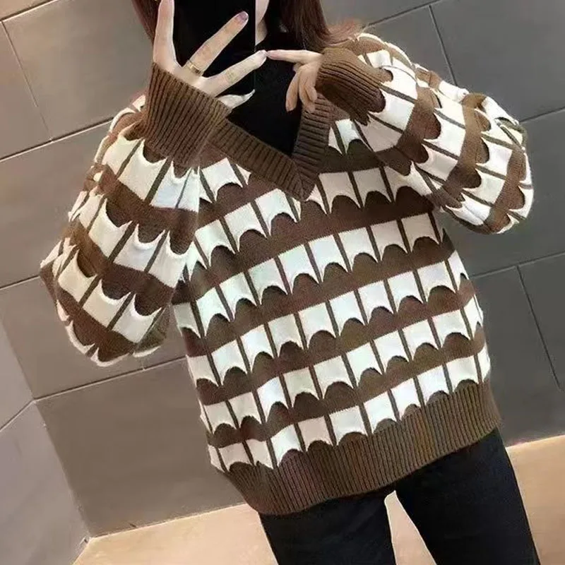 Autumn Fashion Korean Edition Spliced Half High Neck Thickened Loose Versatile Western Style Slim Women\'s Long Sleeve Sweater