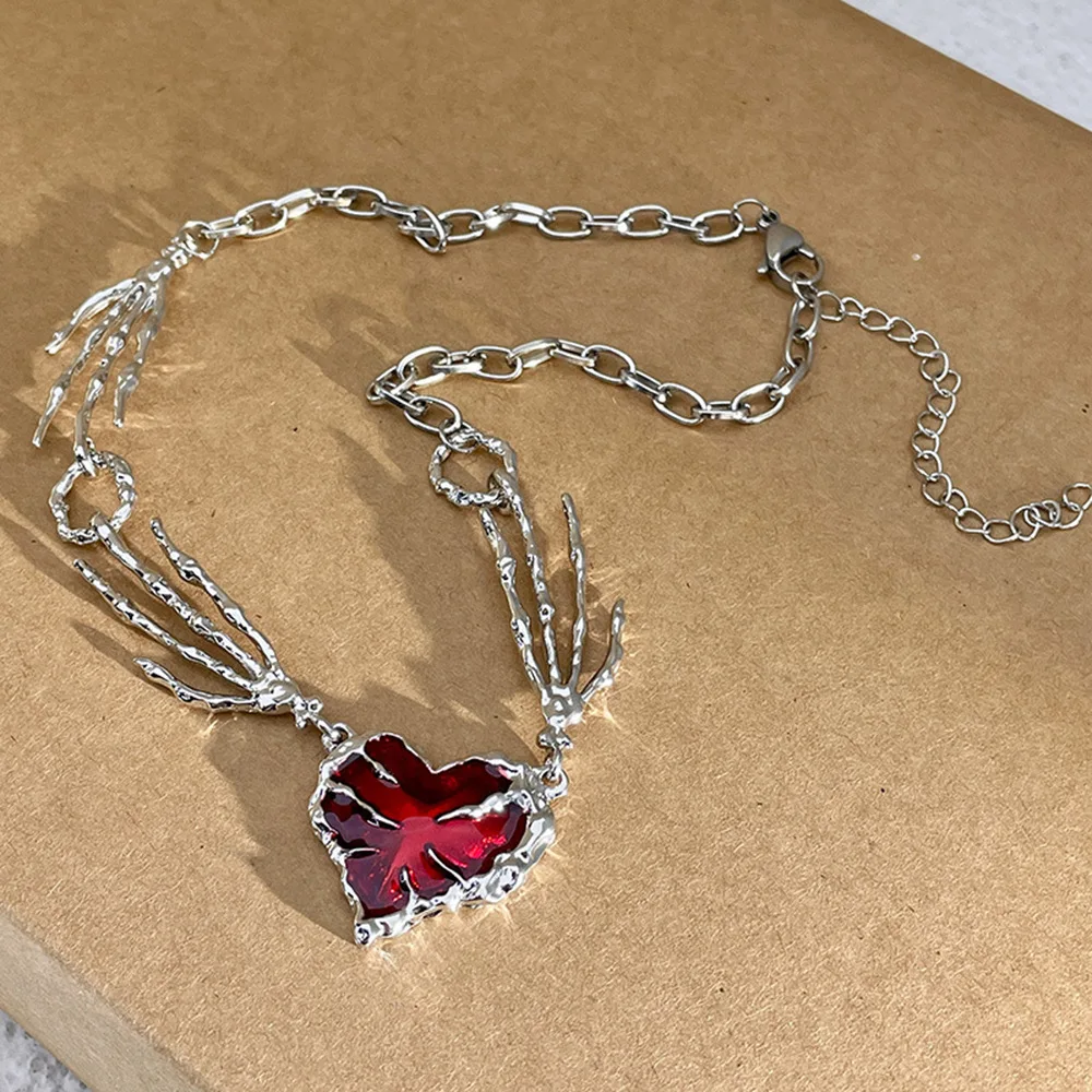 Fashion Retro Punk Personality Dark Red Heart-Shaped Pendant Dark For Woemn Exaggerated Clavicle Chain Ghost Claw Necklace