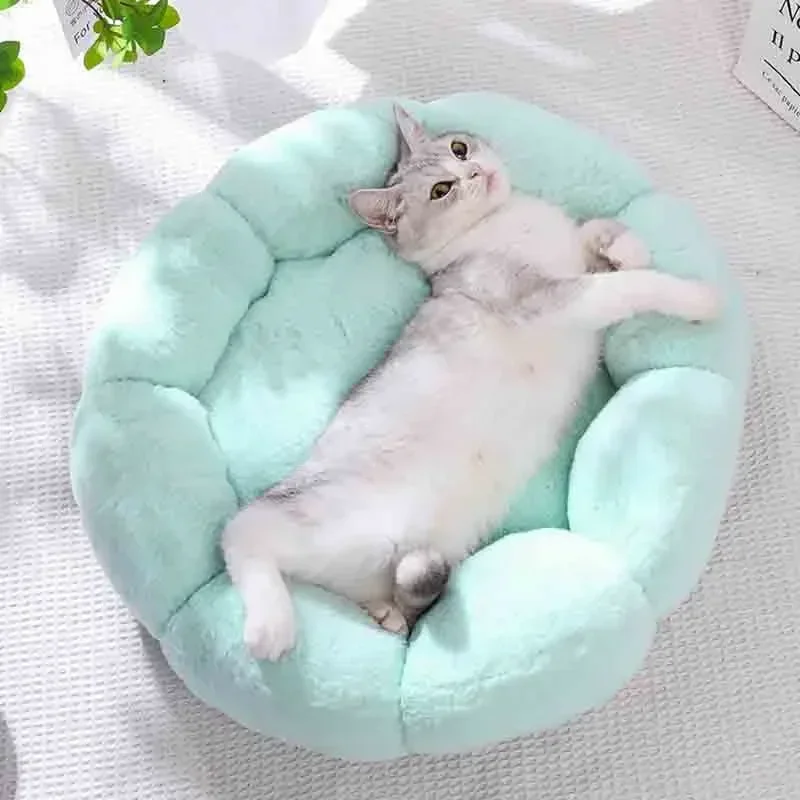 Plush Pet Bed Winter Warm Calming Round Cat Dog Bed Anti-Anxiety Pet Deep Sleep Cushion Flower Shape Cat Bed Thick Cuddle Nest